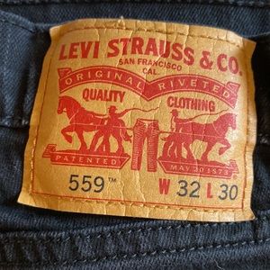 EUC black Levi’s 559, 32x30